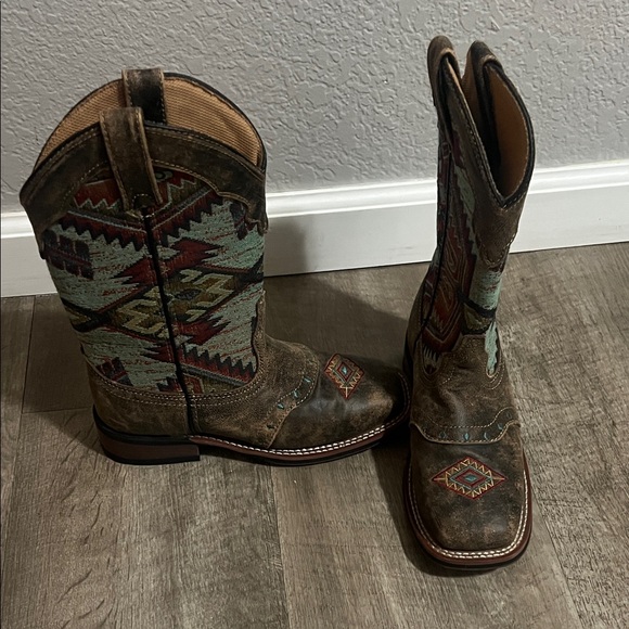 Laredo Brown and Turquoise Heeled Boots - Picture 2 of 3